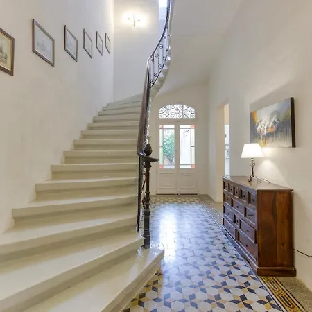 Сasa de vacaciones Cosy 4br Townhouse In Sliema's Traditional Heart By 360 Estates *