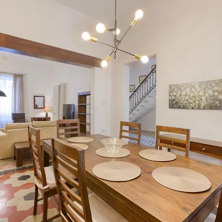 Cosy 4br Townhouse In Sliema's Traditional Heart By 360 Estates