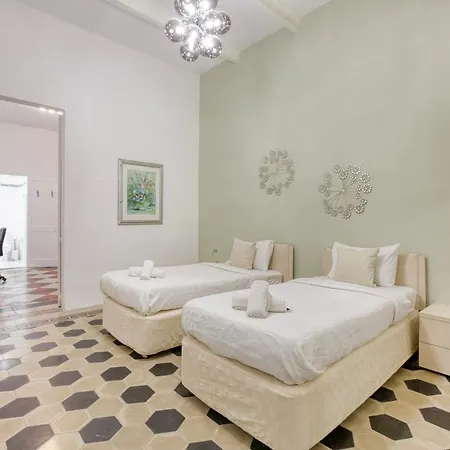 Cosy 4br Townhouse In Sliema's Traditional Heart By 360 Estates *