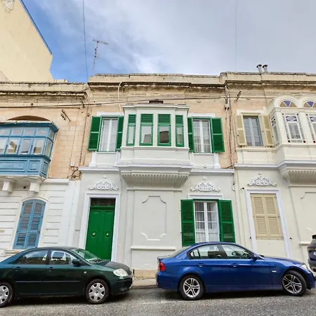 Cosy 4br Townhouse In Sliema's Traditional Heart By 360 Estates