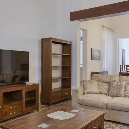 Cosy 4br Townhouse In Sliema's Traditional Heart By 360 Estates *