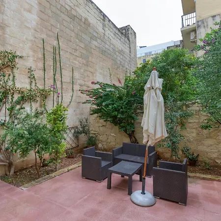 بيت للعطل Cosy 4br Townhouse In Sliema's Traditional Heart By 360 Estates *