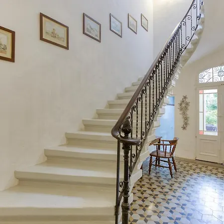 Cosy 4br Townhouse In Sliema's Traditional Heart By 360 Estates سليمة